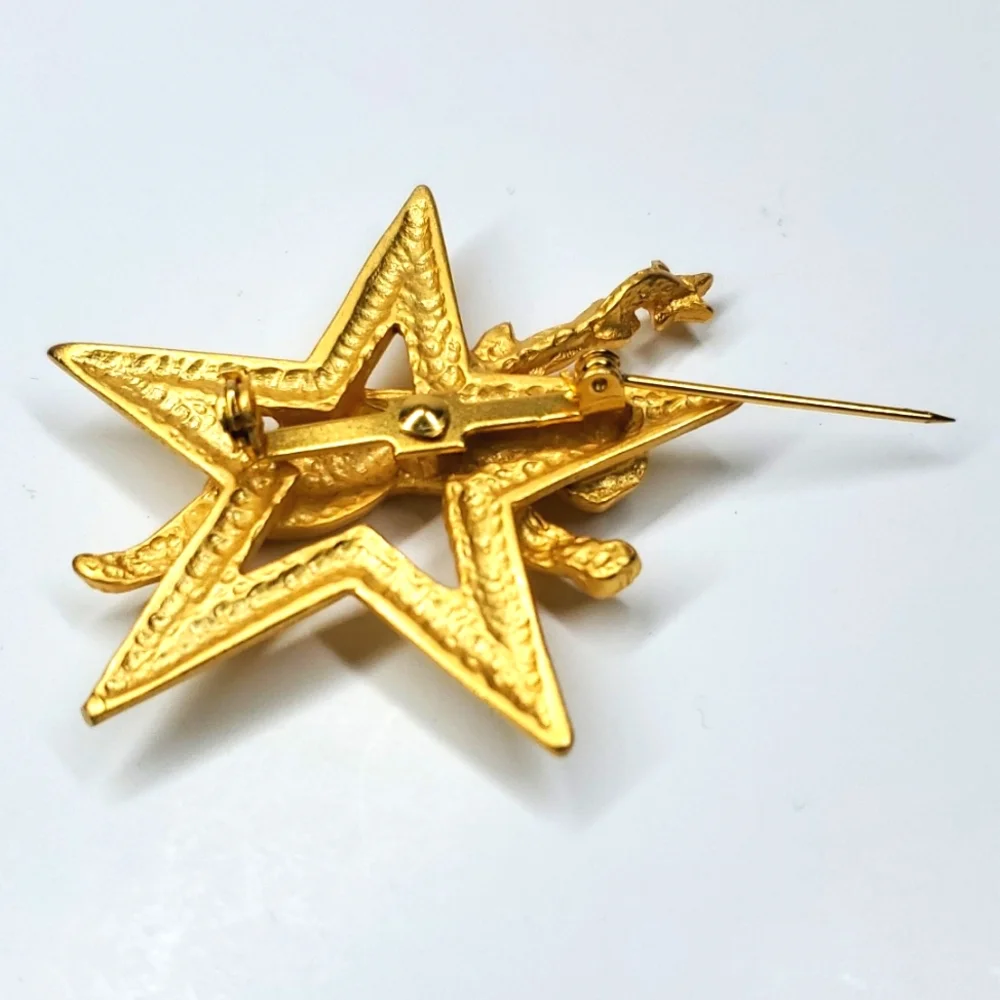 Vintage cherub star